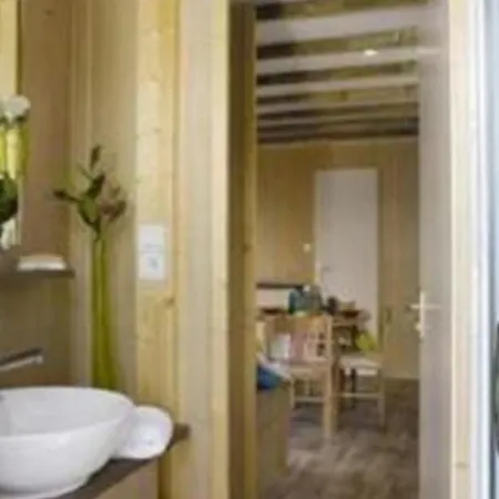 - 6 Pers., Proche Utah - Api-1-52-2112 Camping Sainte-Marie-du-Mont (Manche)